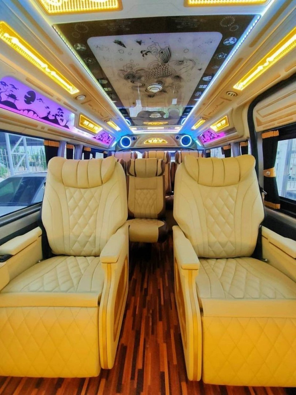VIP first class เราก็มีให้บริการ