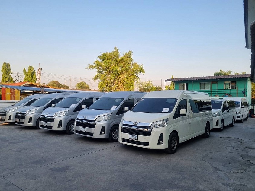 รถตู้ VIP FIRST CLASS
